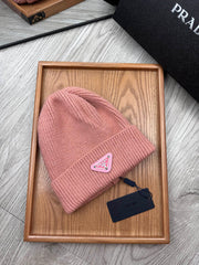 BEANIE HAT IN ROSE PINK WOOL 332401