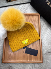 BEANIE HAT IN MUSTARD YELLOW WOOL 352365