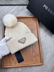 BEANIE HAT IN PARCHMENT BEIGE WOOL 352377