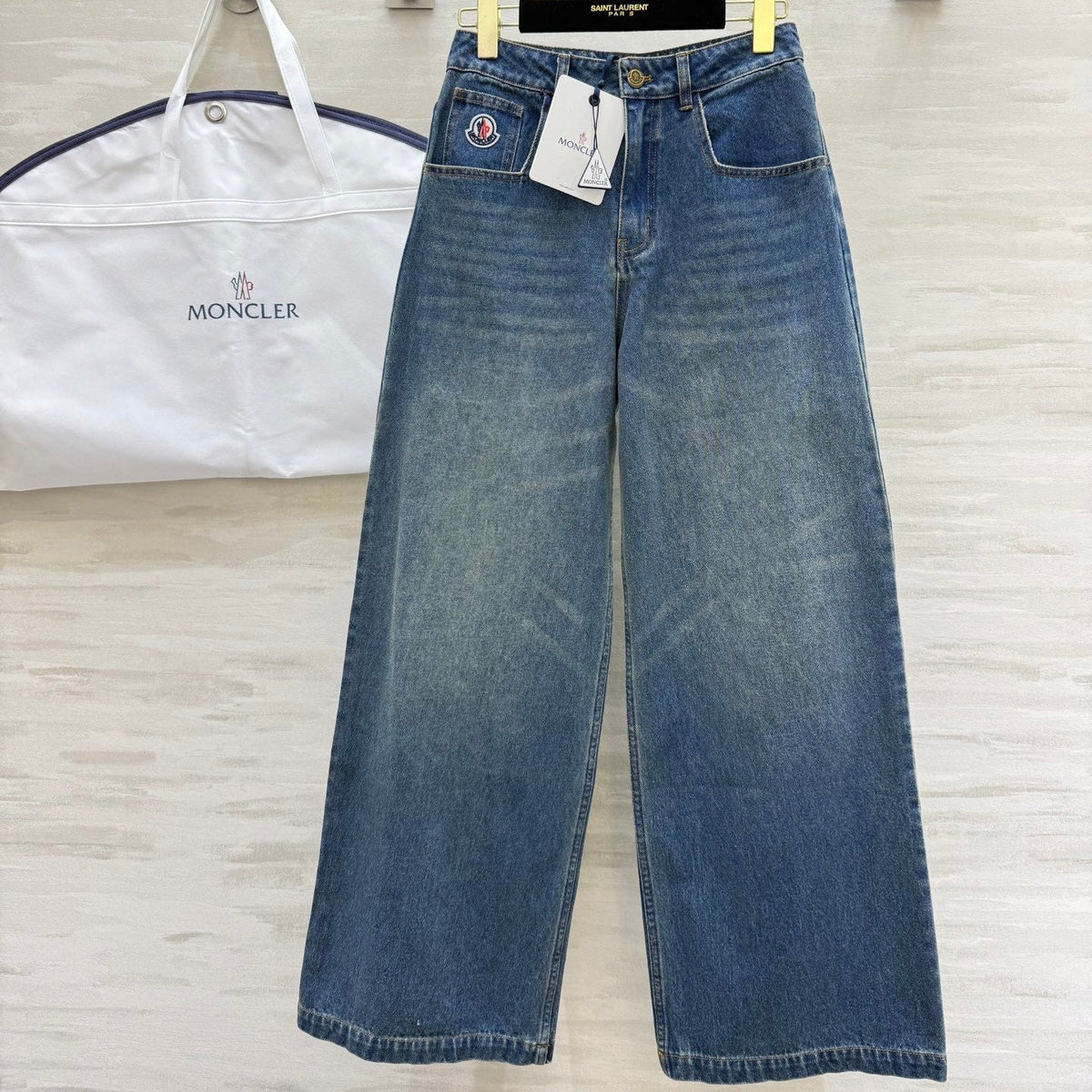 MONCLER 25S STRAIGHT-LEG JEANS 303379