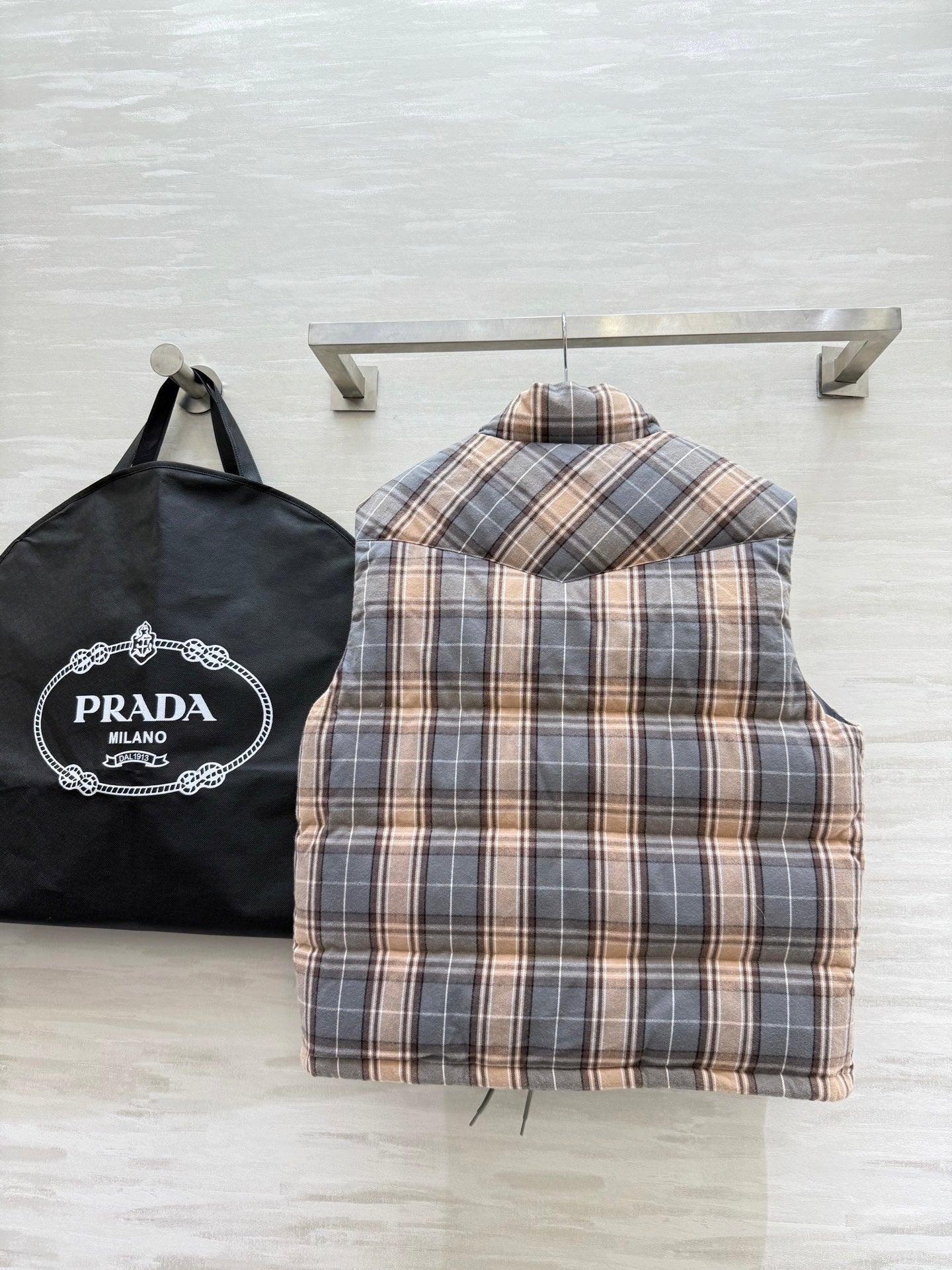 PRADA 25S PLAID DOWN VEST 512