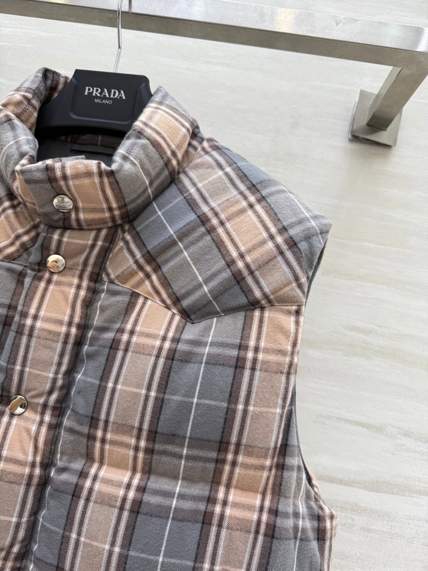 PRADA 25S PLAID DOWN VEST 512