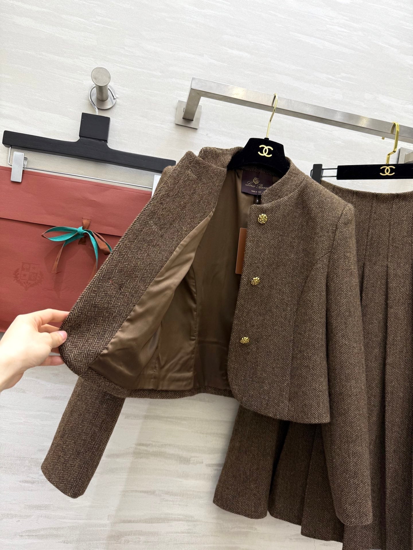 LP 26S SKIRT SUIT SET 520