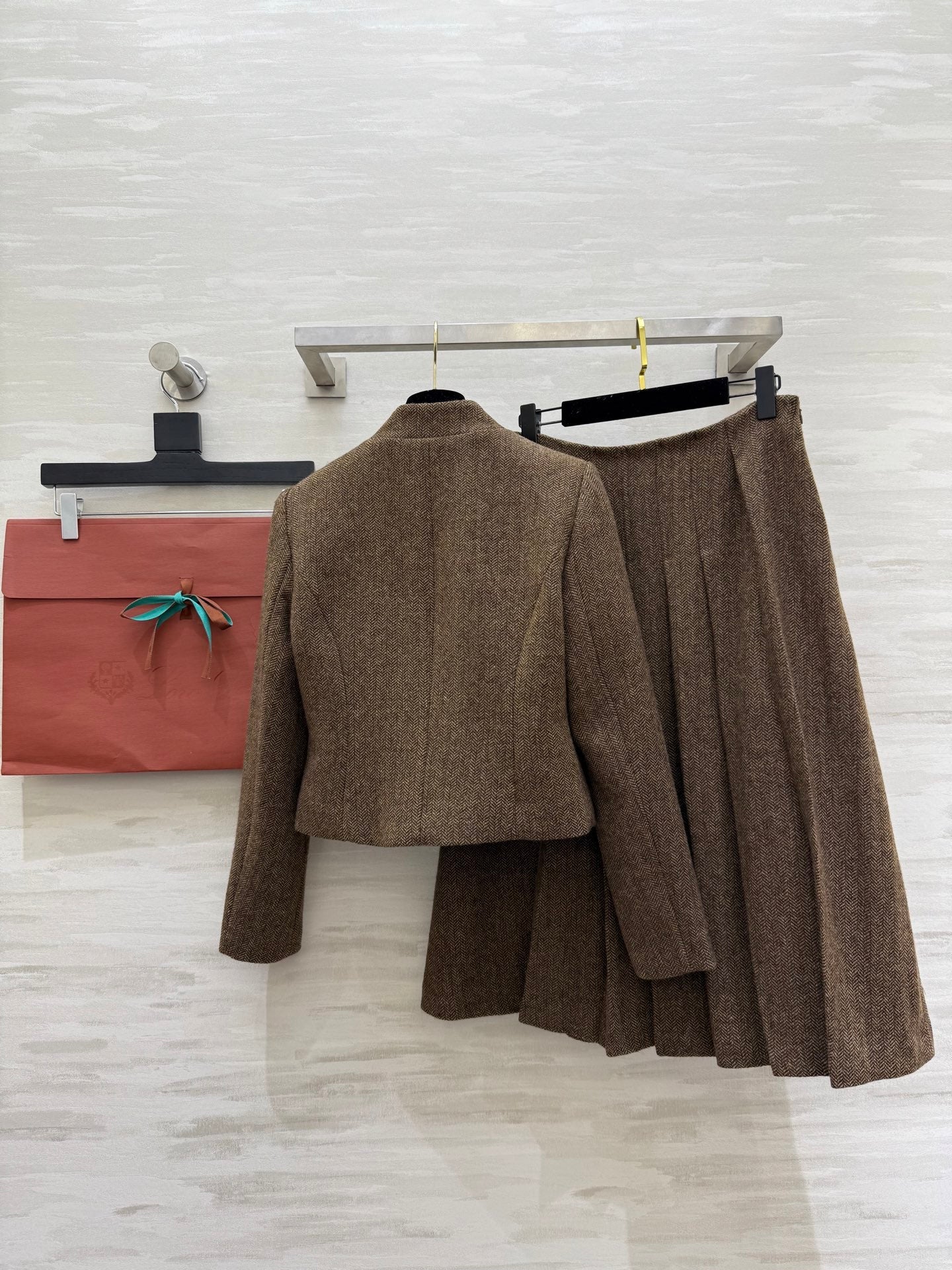 LP 26S SKIRT SUIT SET 520