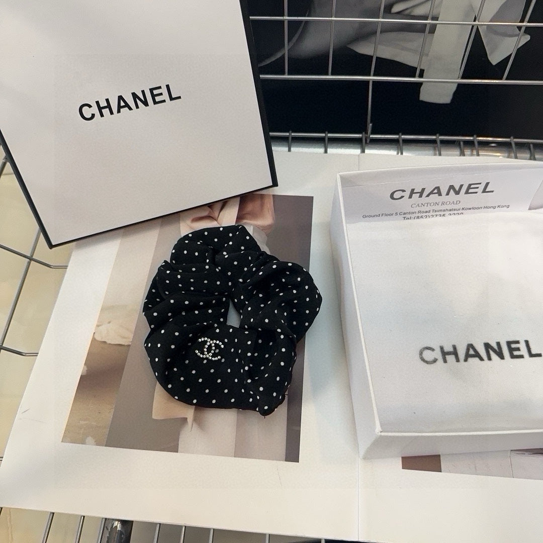 BLACK DOT FABRIC SCRUNCHIE 418926