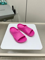 POOL CROCS IN HOT PINK RUBBER