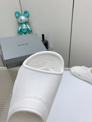 POOL CROCS IN WHITE RUBBER