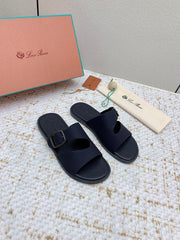 SANDALS IN BLACK CALFSKIN