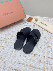 SANDALS IN BLACK CALFSKIN