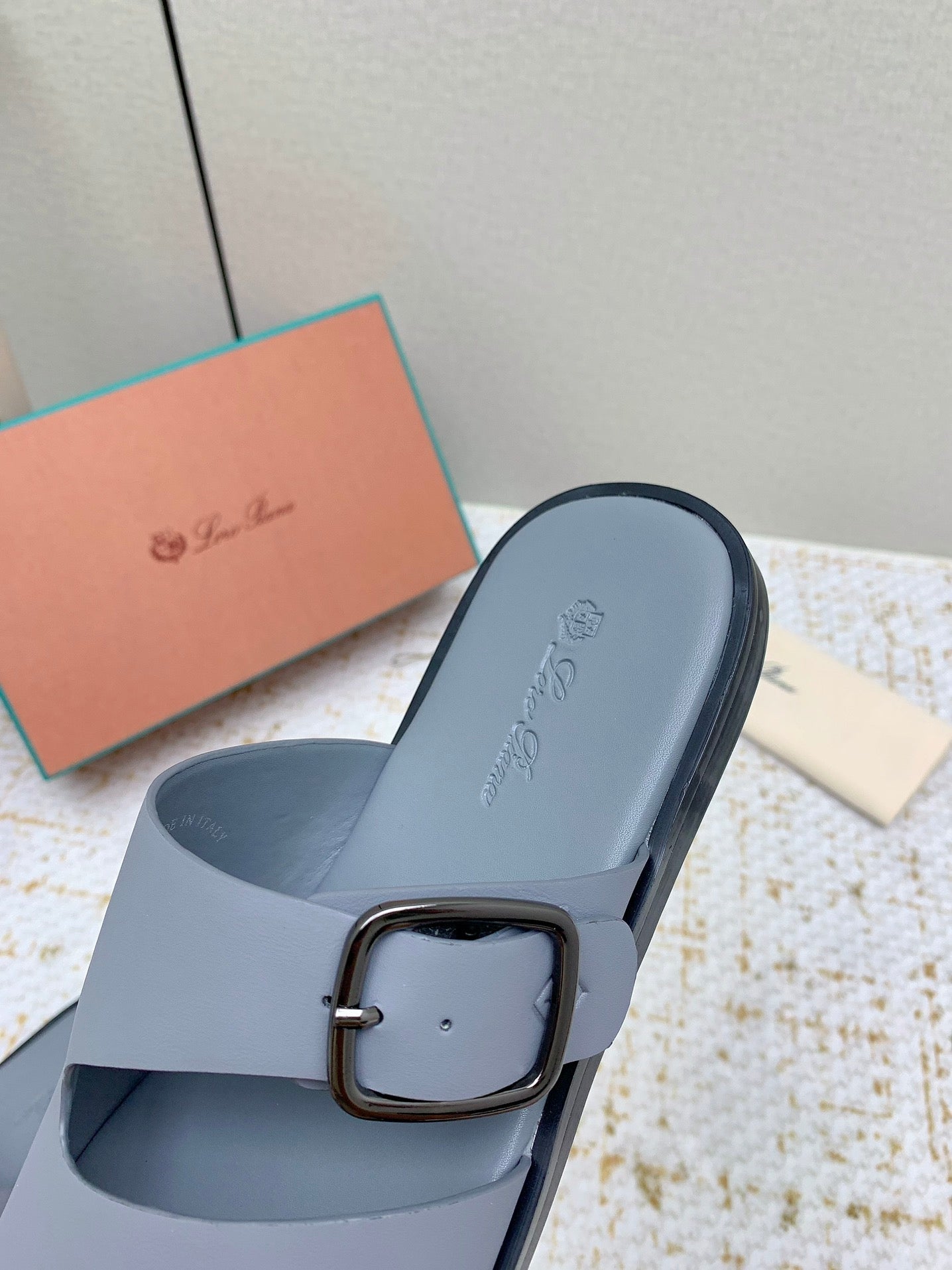 SANDALS IN GREY CALFSKIN