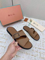 SANDALS IN LIGHT BROWN CALFSKIN