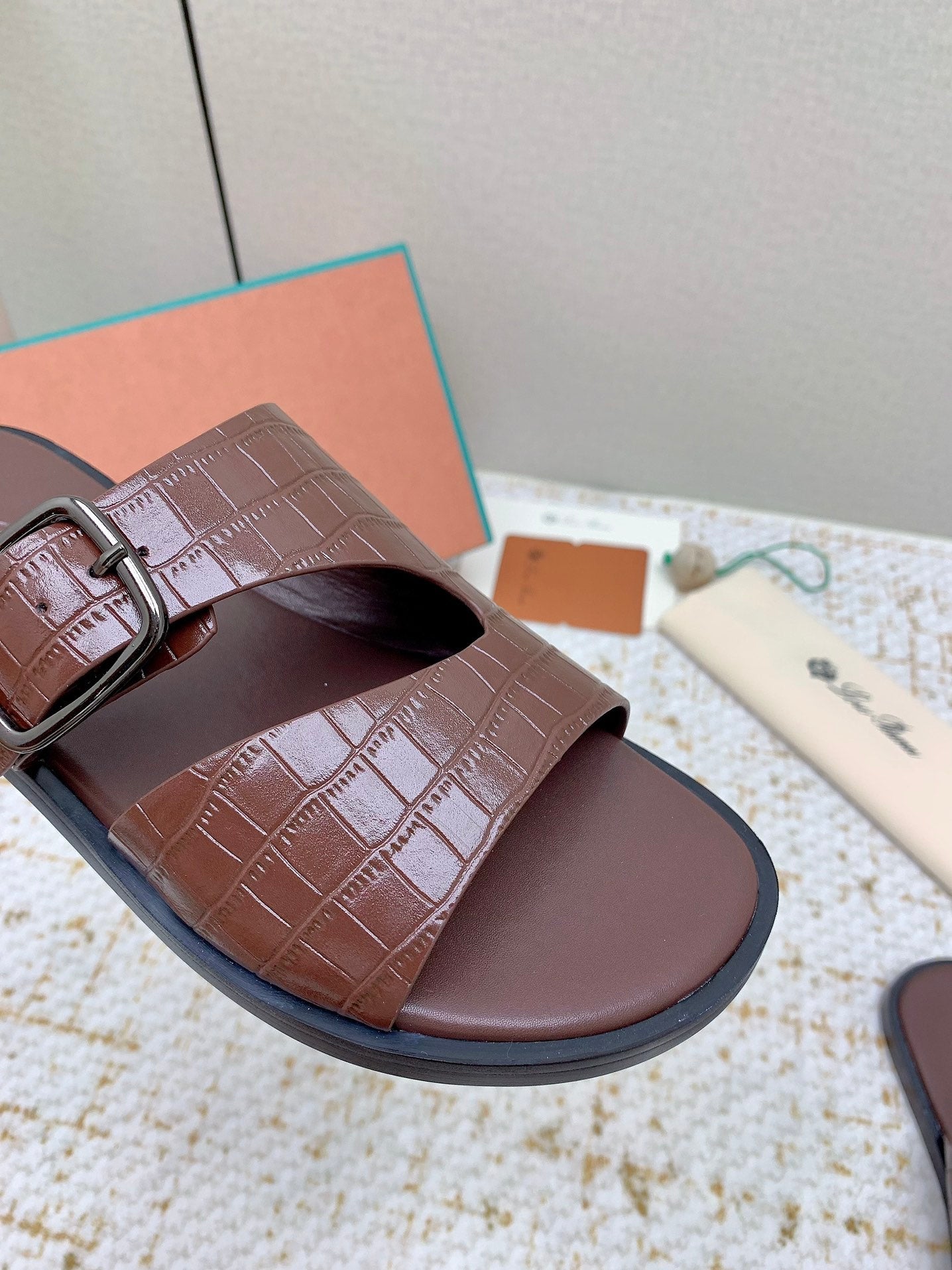 SANDALS IN WHITE SNAKE EMBOSSED CALFSKIN