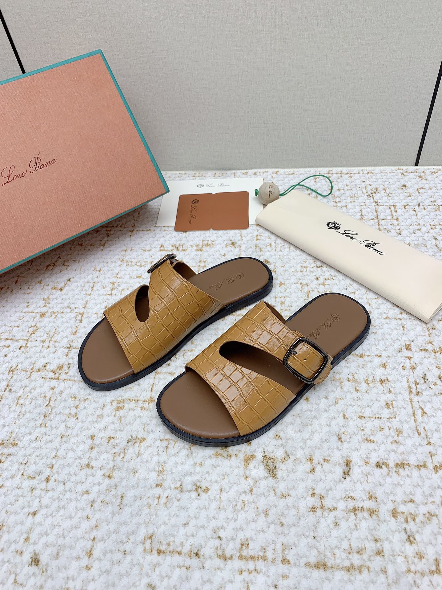 SANDALS IN LIGHT BROWN SNAKE EMBOSSED CALFSKIN