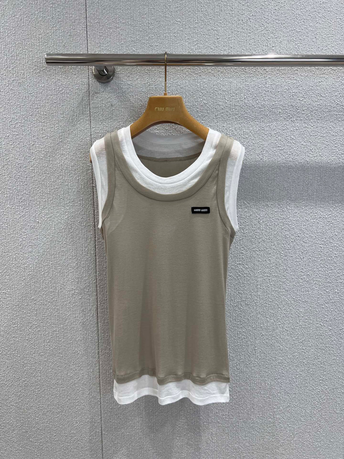 MIUMIU SLEEVELESS TOP 268911