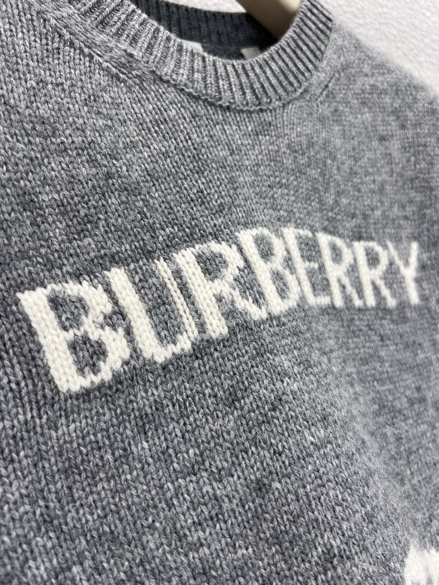 BURBERRY 25S KNITTED SWEATER 0019