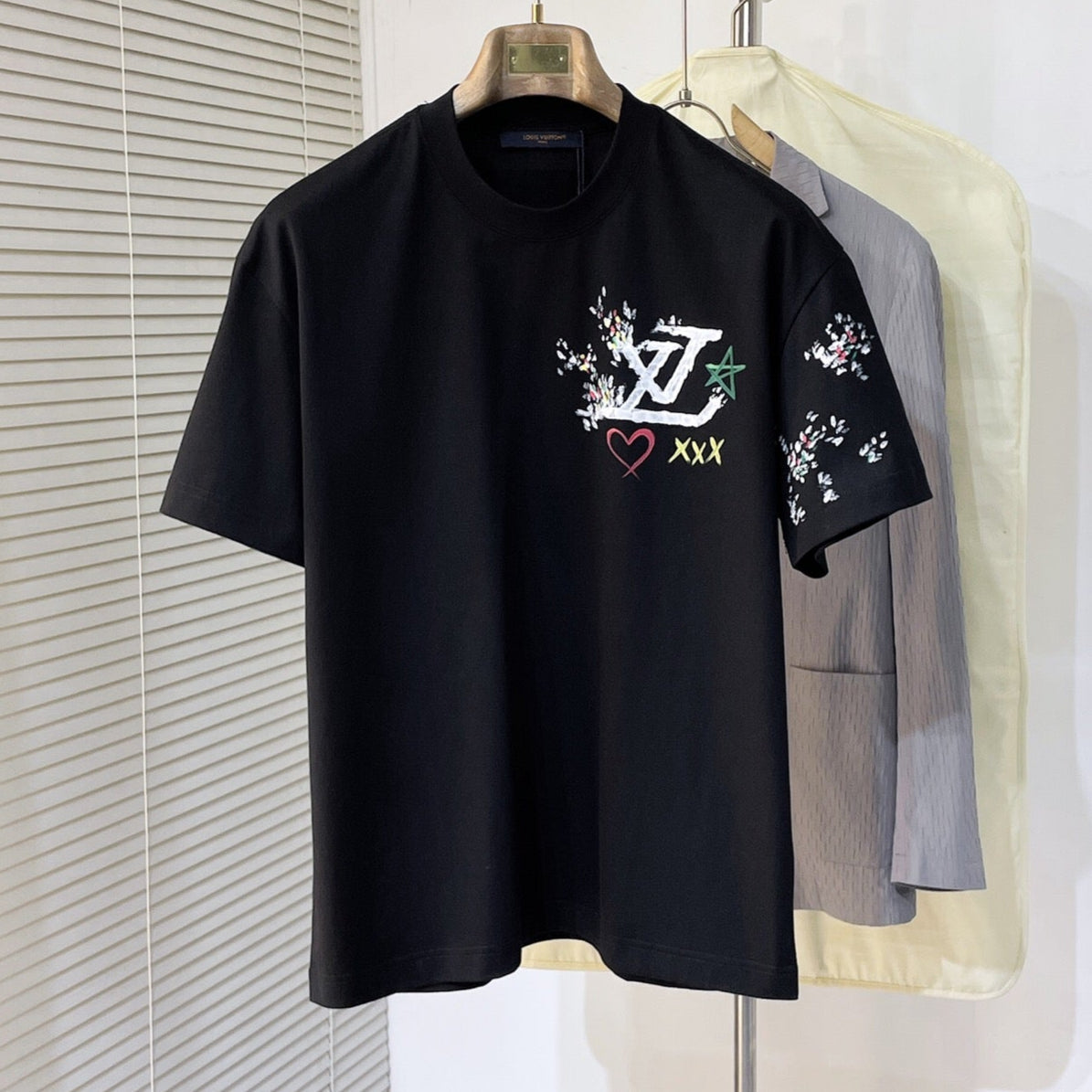 LV T-SHIRT BLACK MIX COLORFUL COTTON 239607