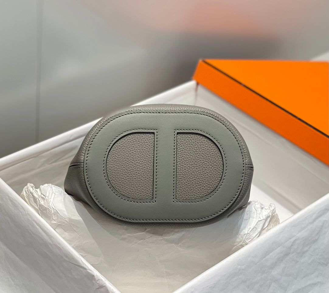 HERMES 25S IN THE LOOP 18 IN ETOUPE CALFSKIN GOLD HARDWARE