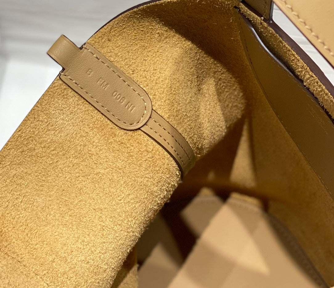 HERMES 25S IN THE LOOP 18 IN LIGHT CARAMEL CALFSKIN SILVER HARDWARE