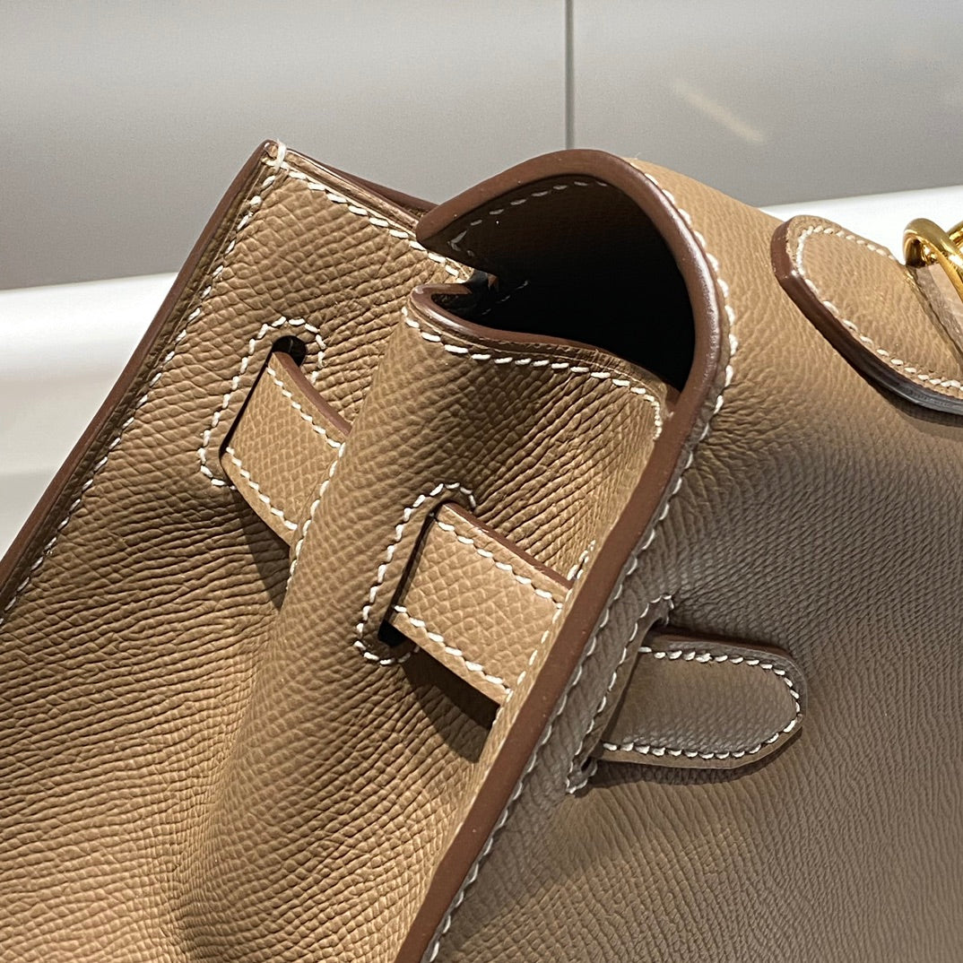 KELLY 32CM IN ETOUPE EPSOM CALFSKIN GOLD HARDWARE