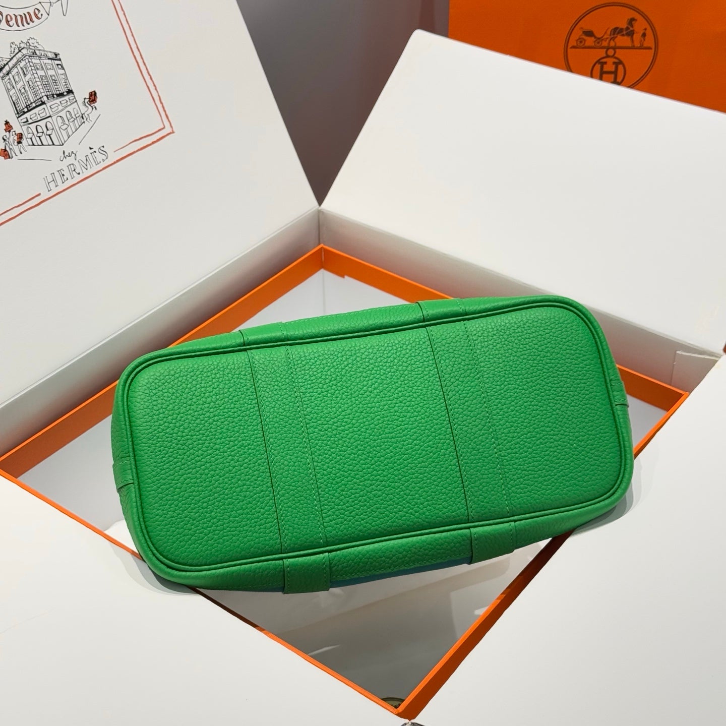 GARDEN PARTY 30CM IN CADMIUM GREEN TOILETS COTTON CANVAS AND GREEN CALFSKIN