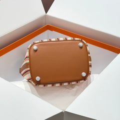 PICOTIN LOCK 18 BAG IN GOLD CALFSKIN ÉCRU/BEIGE/FAUVE/ROSE POP/NOIR EMBROIDERY CANVAS