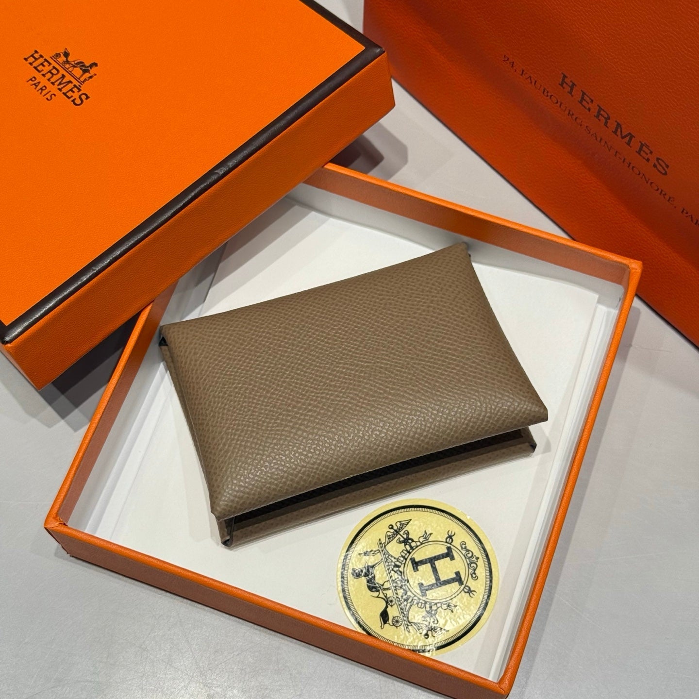 CALVI DUO COMPACT CARD HOLDER IN BEIGE MARFA EPSOM CALFSKIN
