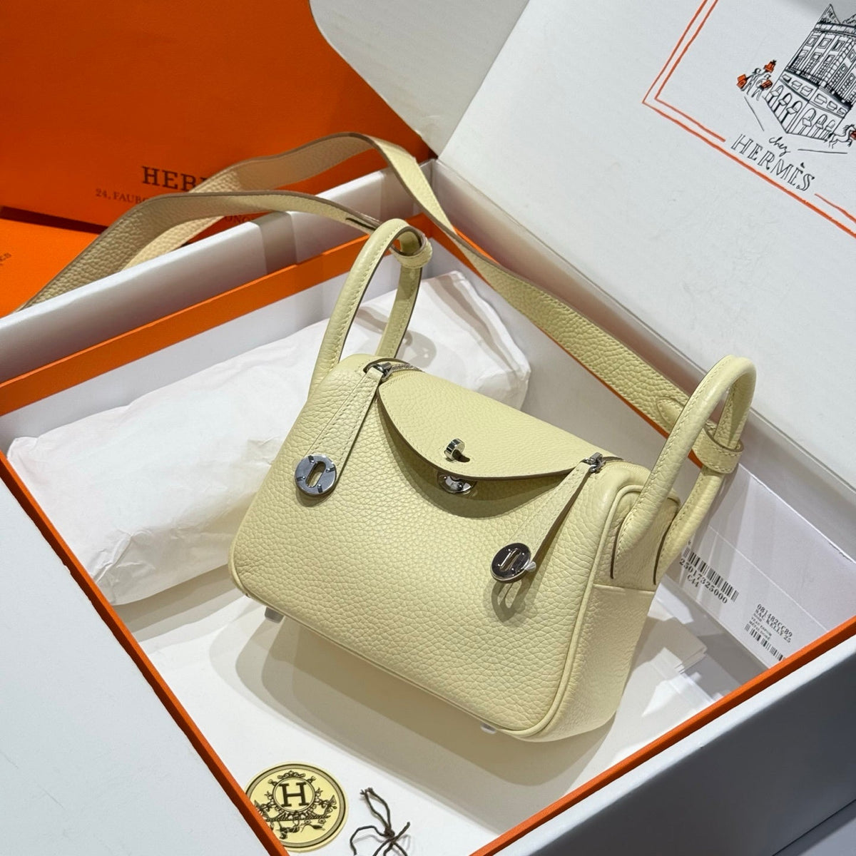 HERMES 25S MINI LINDY 19 IN PASTEL YELLOW CALFSKIN SILVER HARDWARE