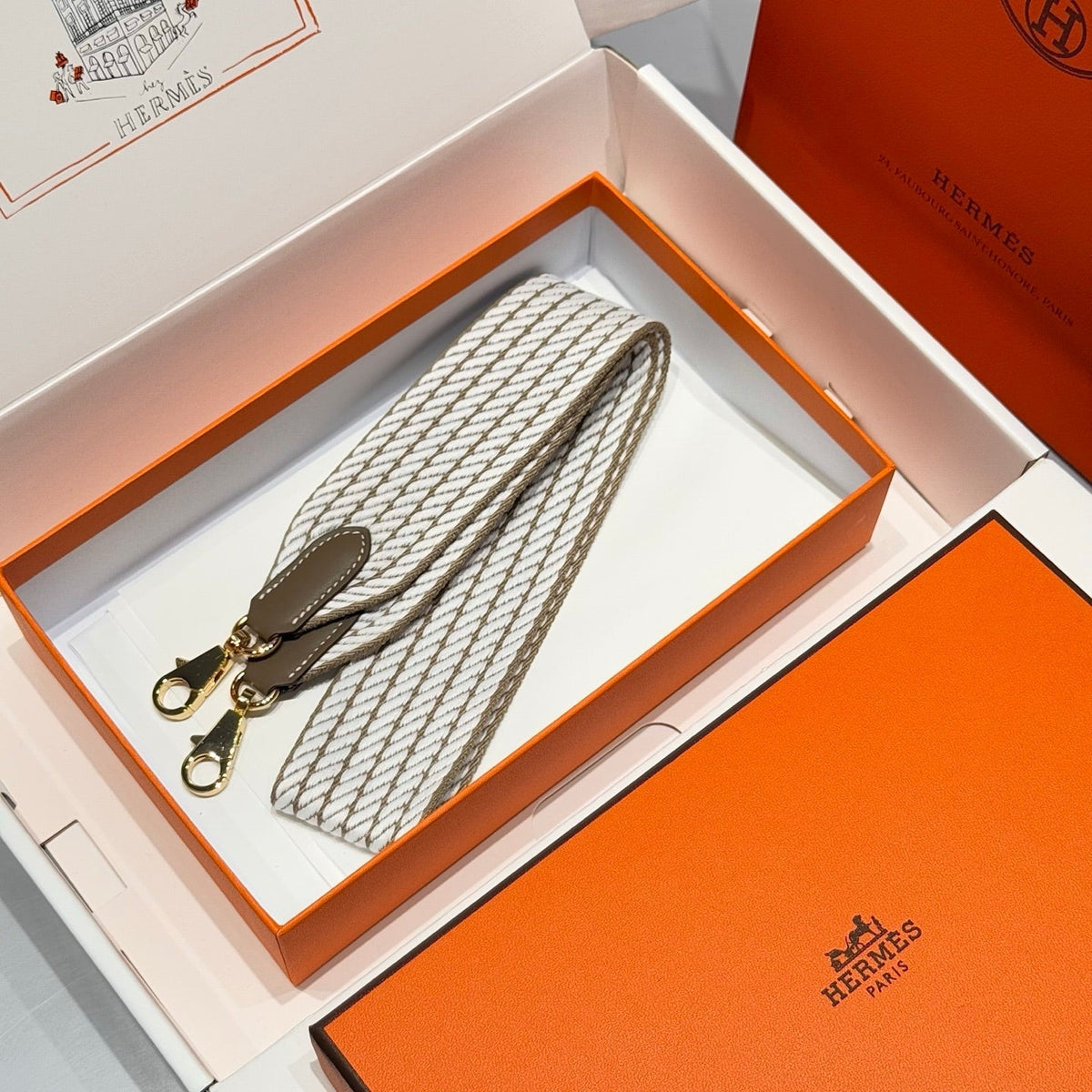 25S HERMES BAG STRAP BROWN AND WHITE PATTERN 85 IN CANVAS GOLD HARDWARE