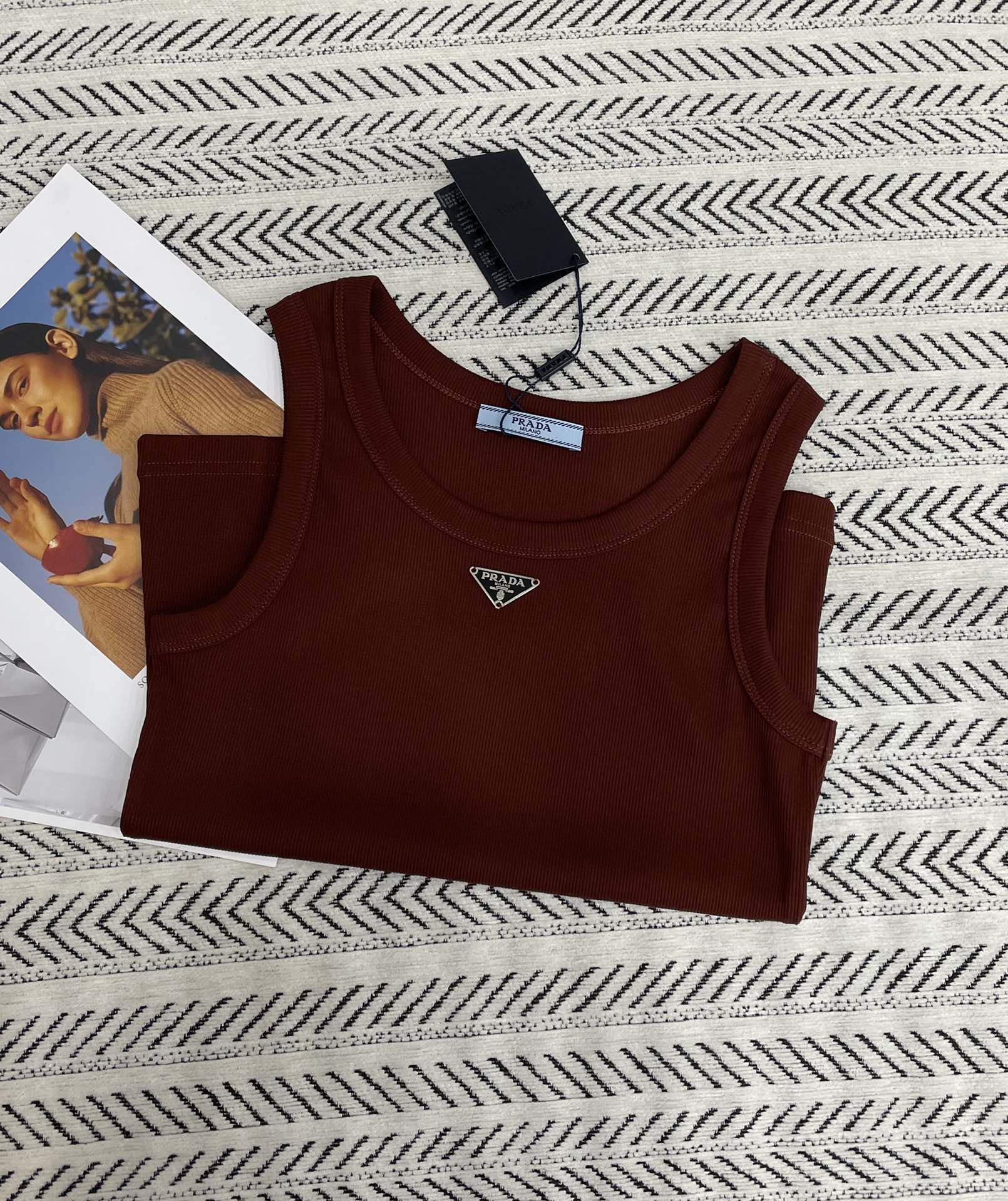 PRADA SLEEVELESS TOP STYLE 129