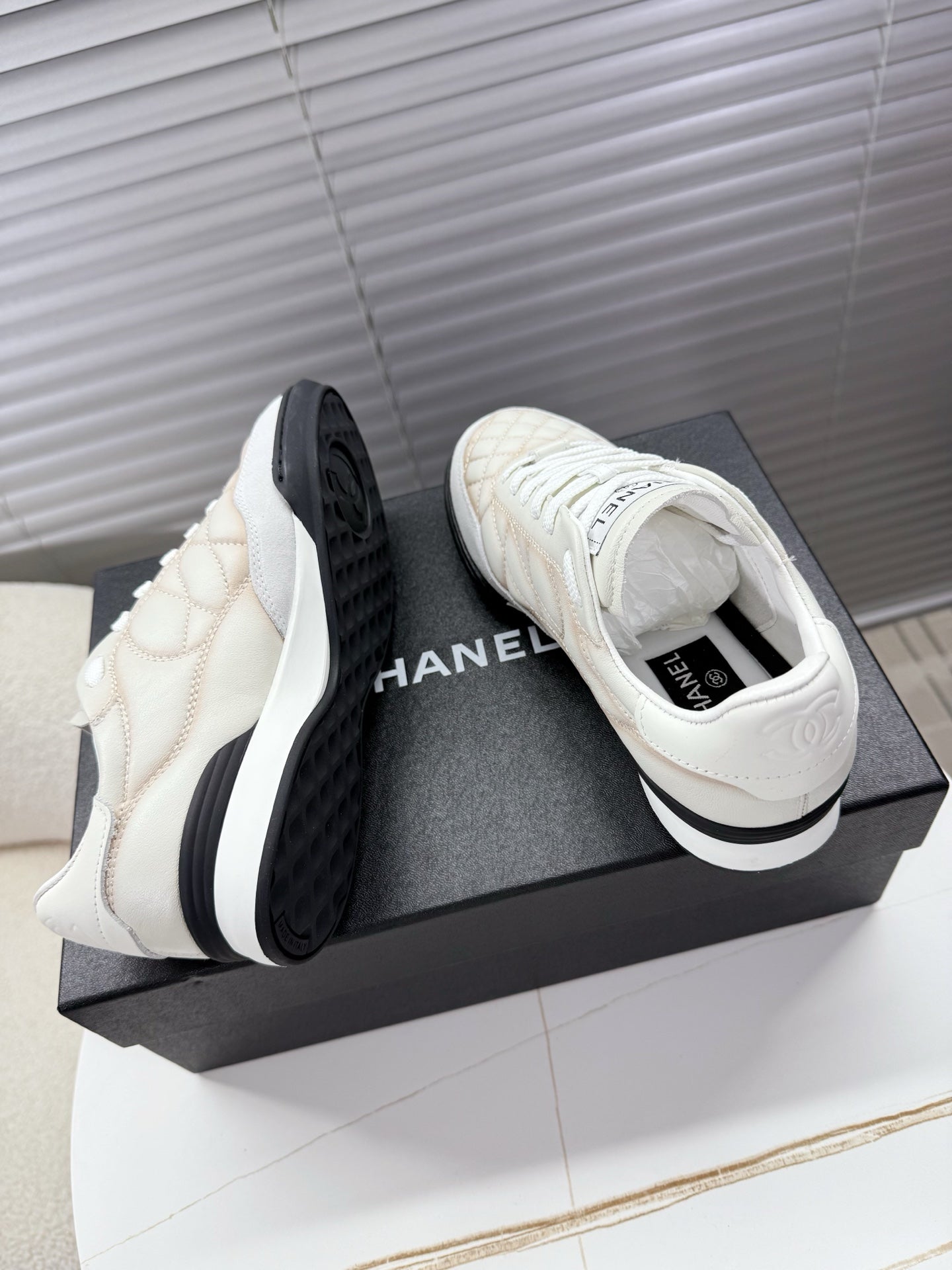 CHANEL 25S TRAINERS WHITE AND LIGHT CORAL IN CALFSKIN