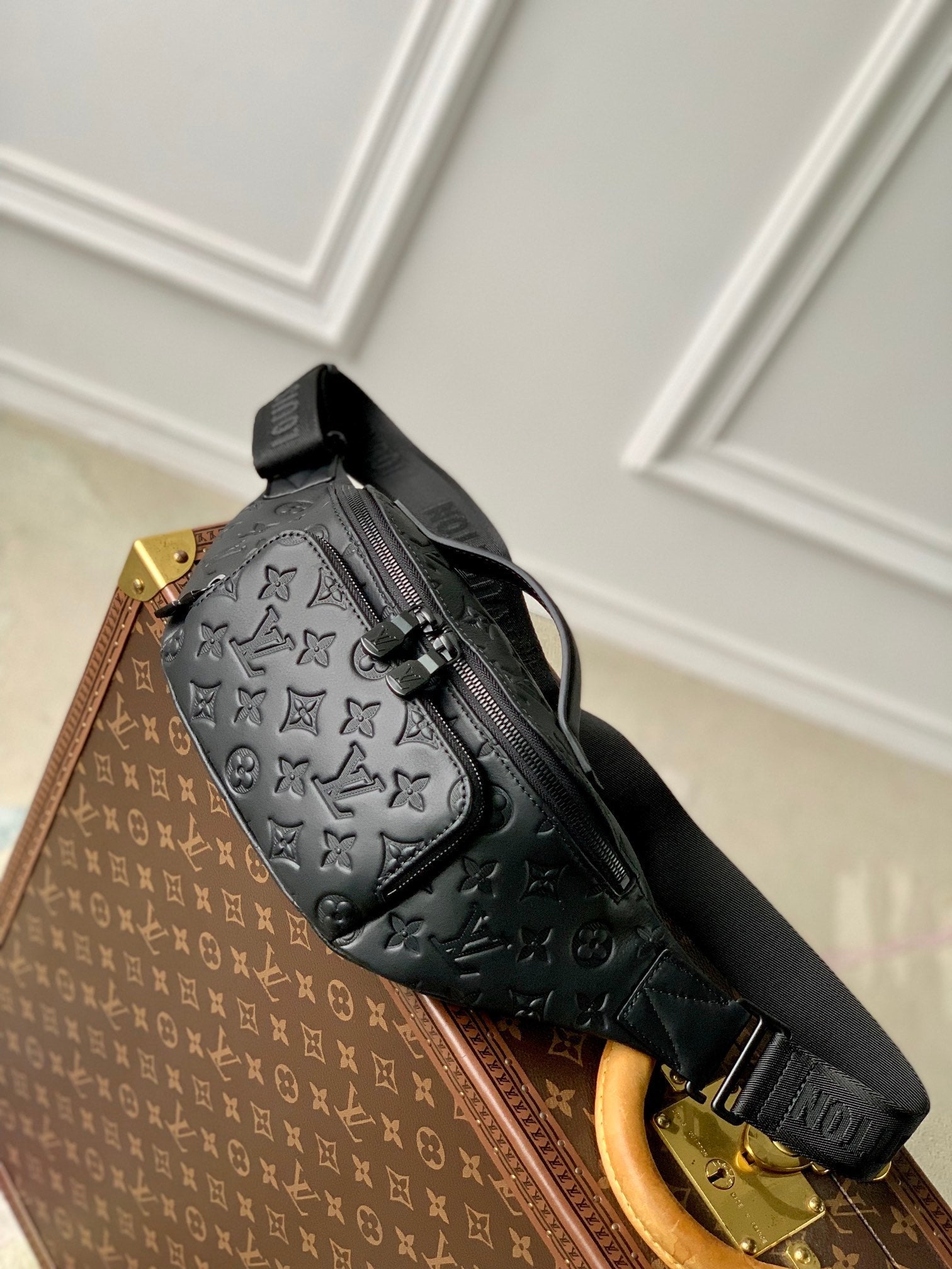 RUSH BUMBAG 30 IN BLACK MONOGRAM SHADOW CALFSKIN
