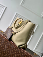 LOW KEY CABAS MM BAG 47 IN BASIL GREEN GRAINED CALFSKIN