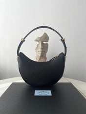 PRA ARQUÉ 22 SHOULDER BAG IN BLACK LEATHER