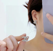 TWISTED ROPE STUD EARRINGS IN METAL WITH WHITE PEARLS