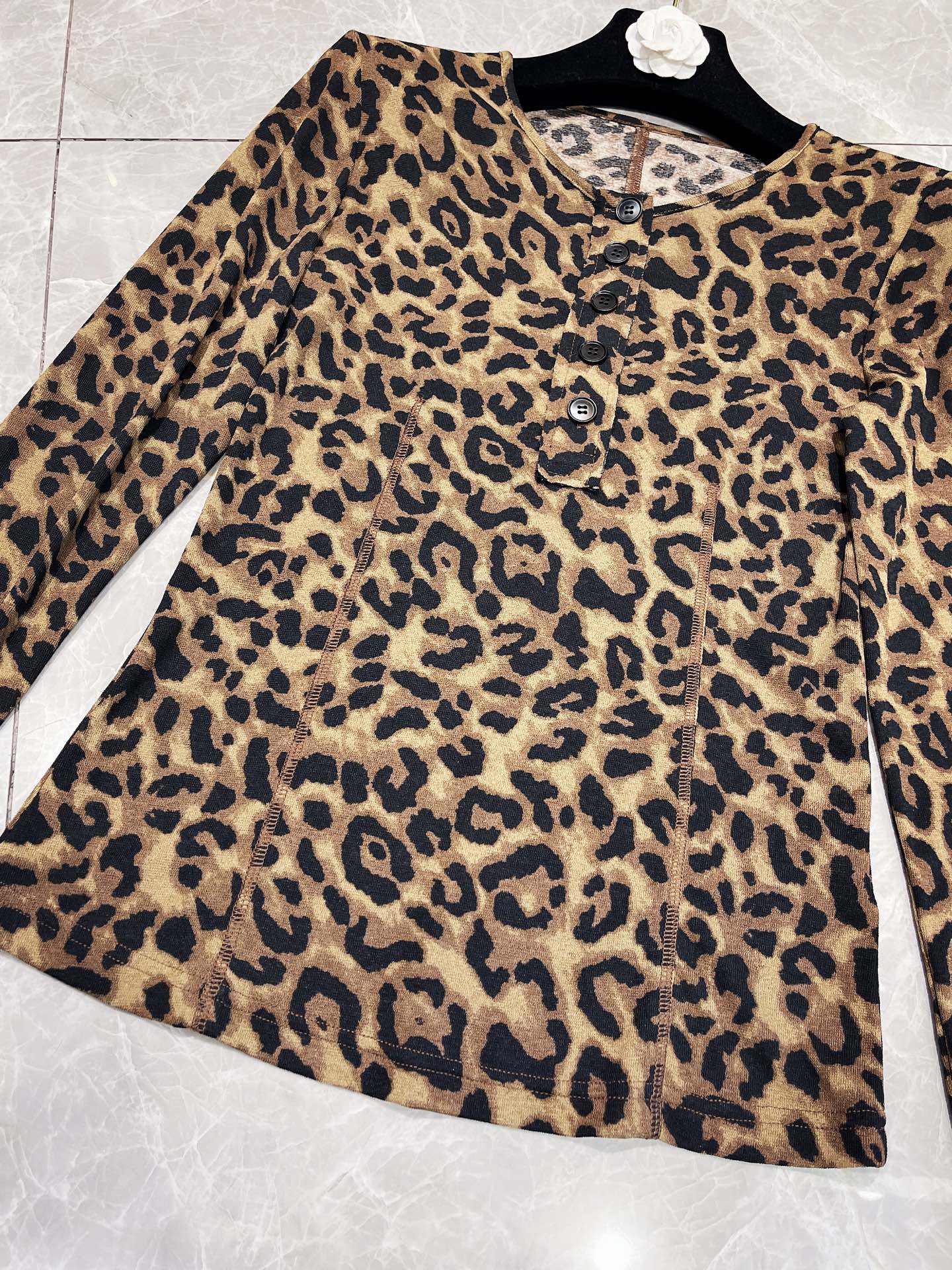 YSL 25S FITTED T-SHIRT STYLE 204