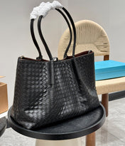 PINACOTECA TOTE BAG 38 IN BLACK CALFSKIN