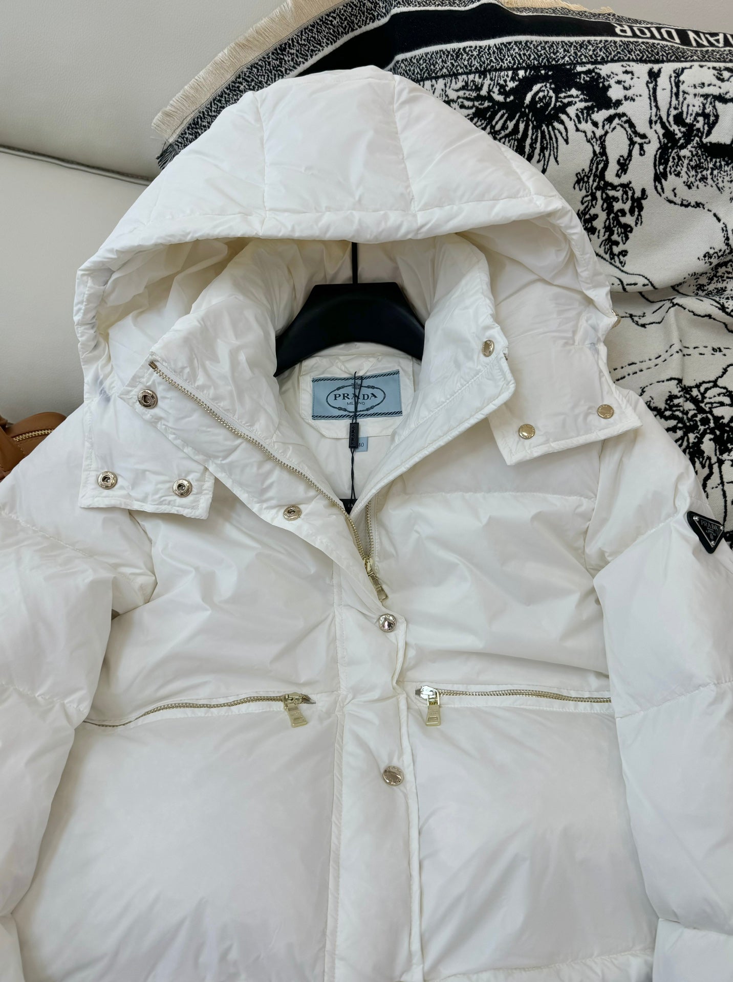 PRADA PUFFER JACKET STYLE 39