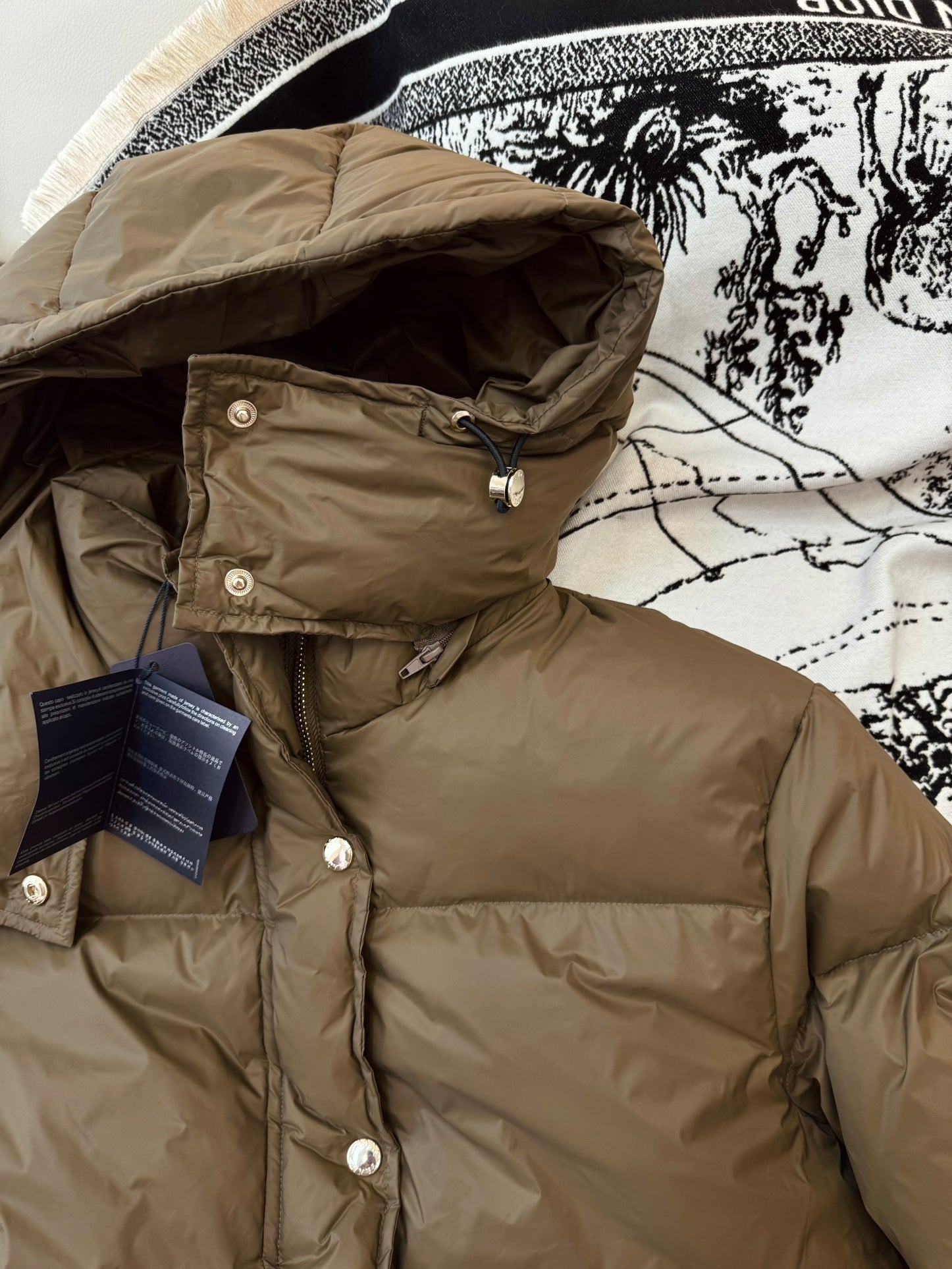 PRADA PUFFER JACKET STYLE 41