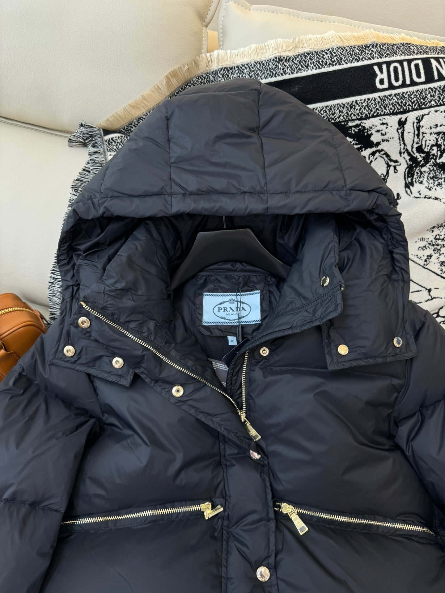 PRADA PUFFER JACKET STYLE 40
