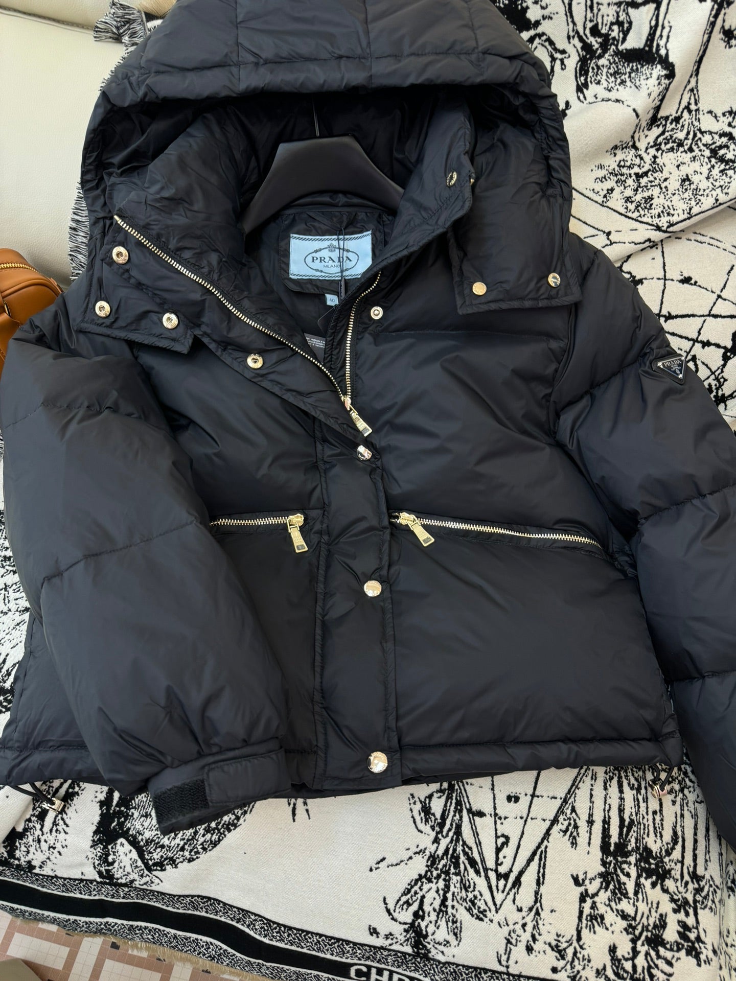 PRADA PUFFER JACKET STYLE 40