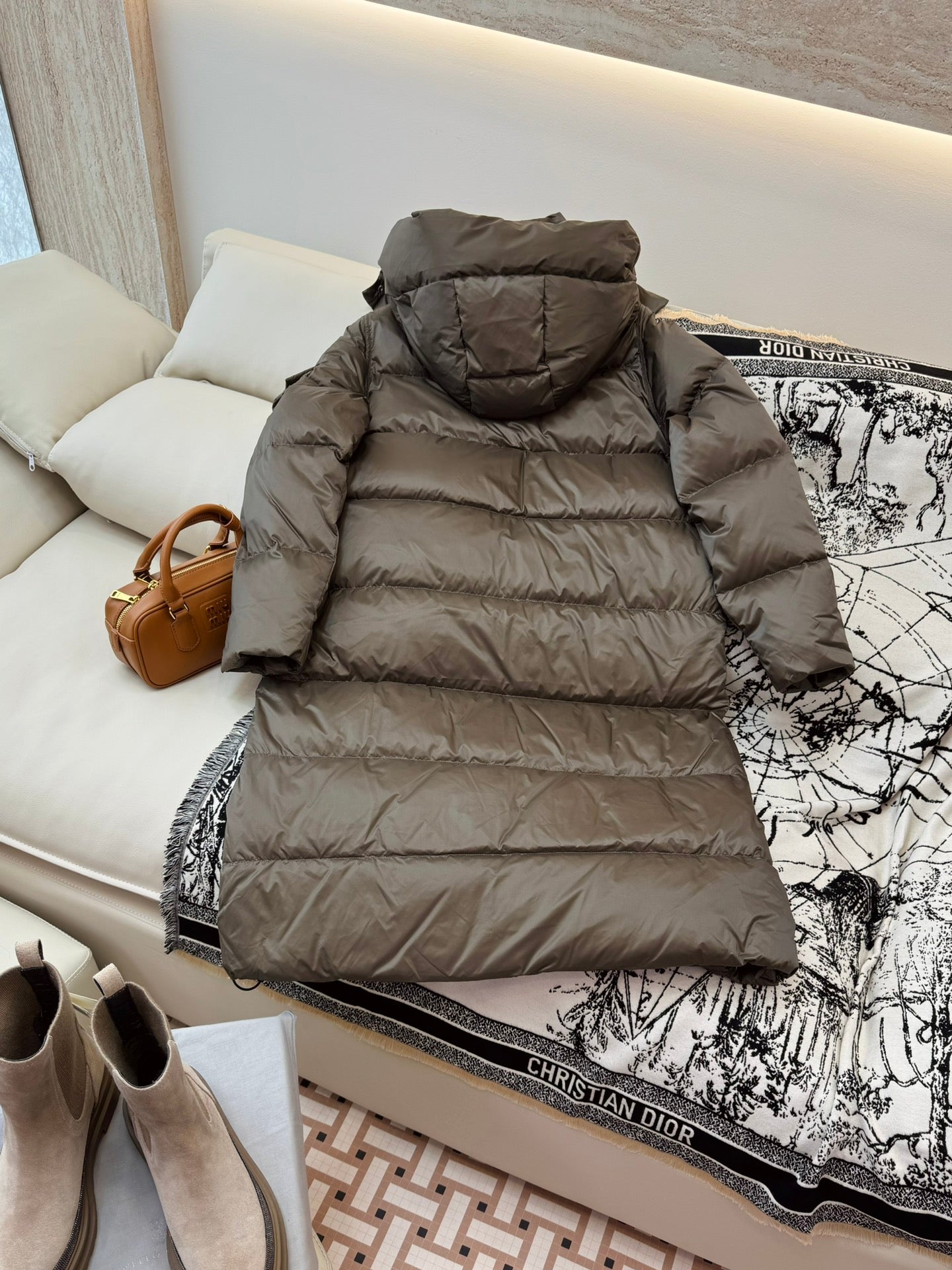 PRADA 25S DOWN JACKET 444