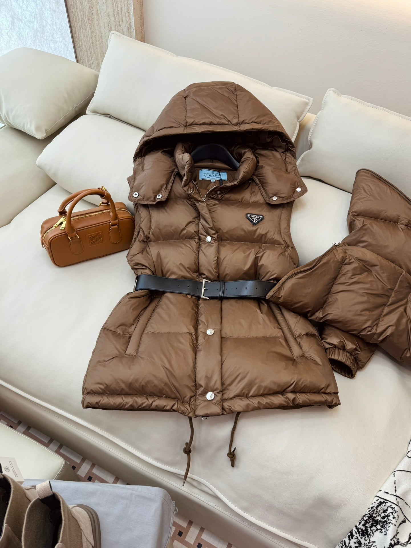 PRADA 25S DOWN COAT 311