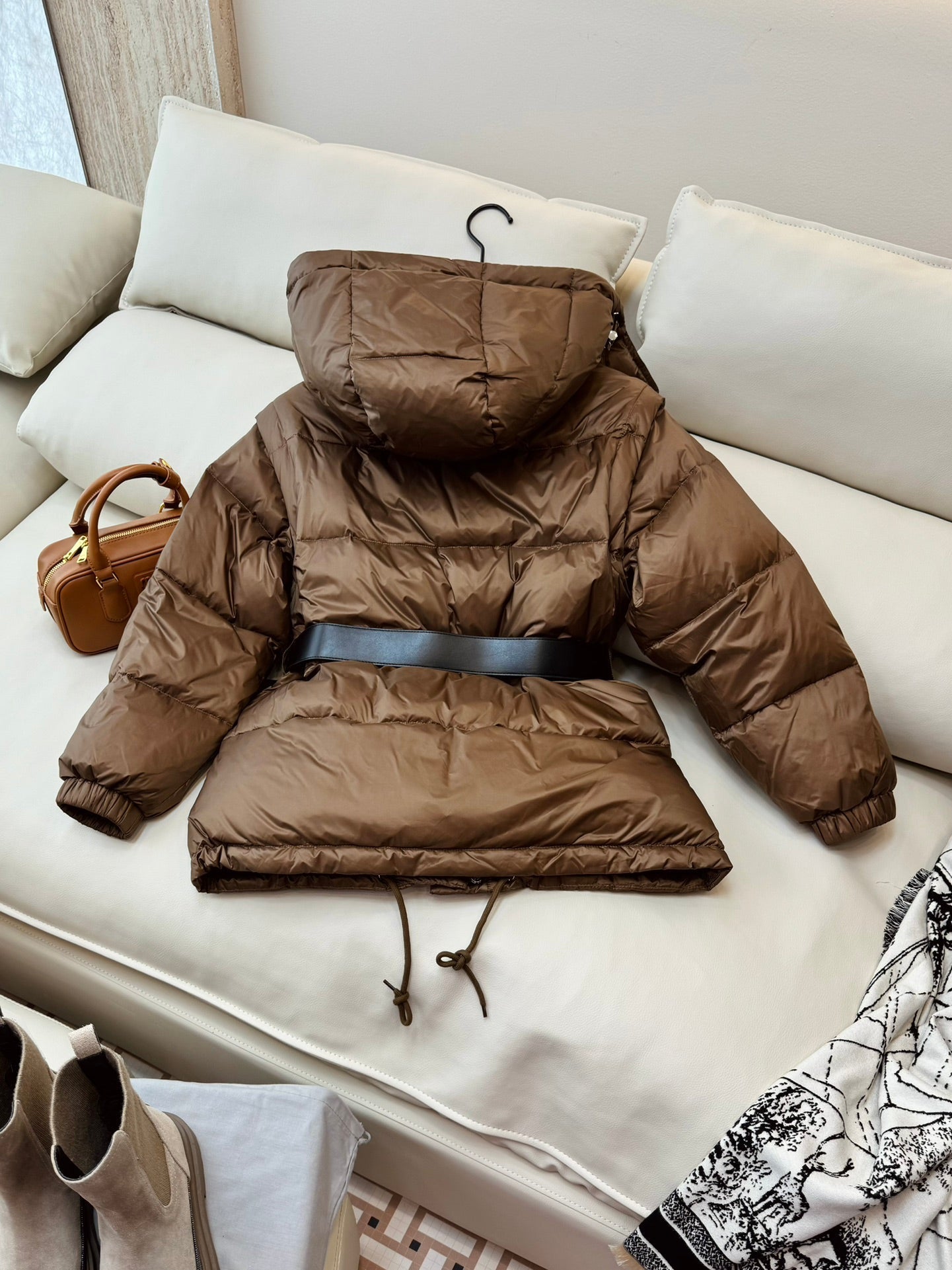 PRADA 25S DOWN COAT 311