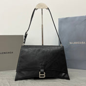 CRUSH SHOULDER BAG 31 IN BLACK CRUSHED CALFSKIN LEATHER STRAP SILVER HARDWARE