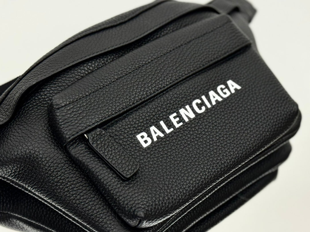 EVERYDAY BELTPACK 40 IN BLACK GRAINED CALFSKIN