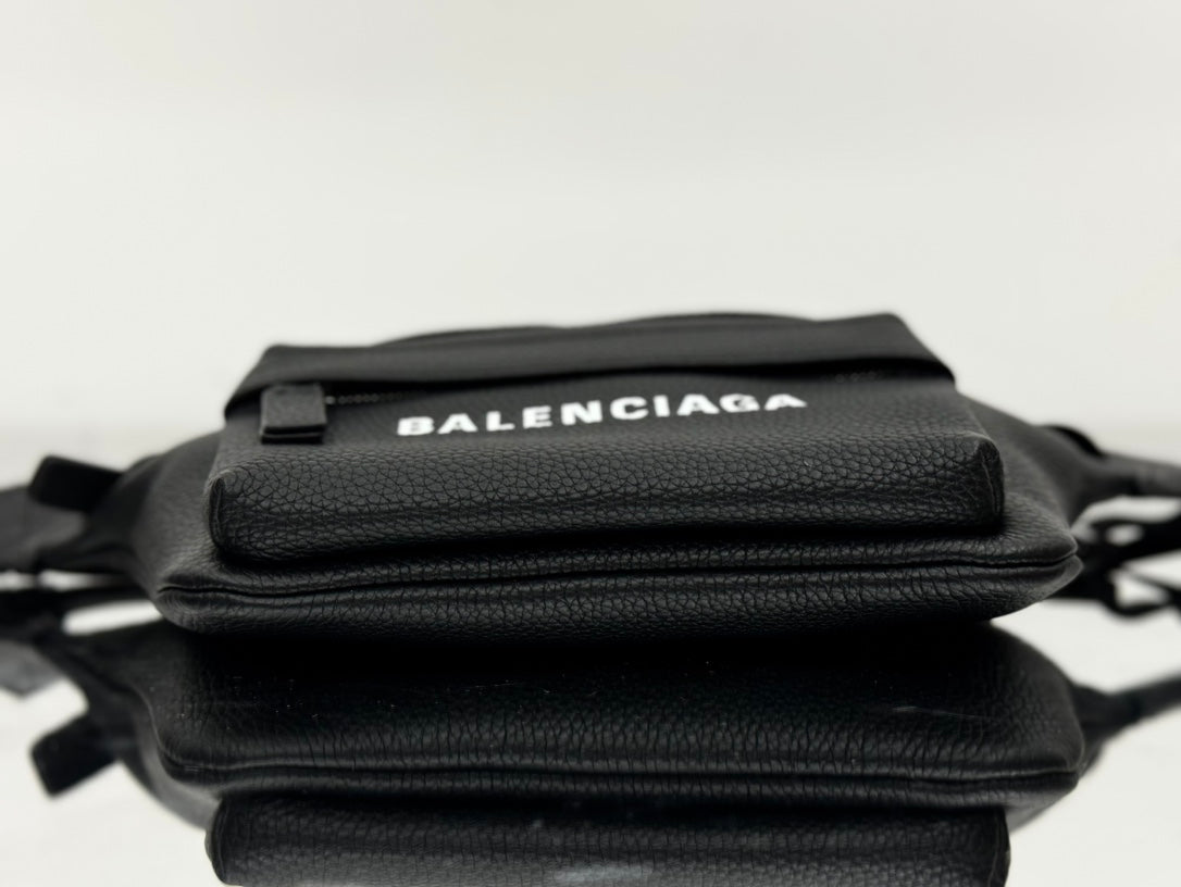 EVERYDAY BELTPACK 40 IN BLACK GRAINED CALFSKIN