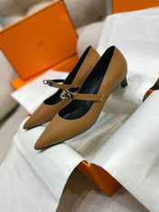 HM 26S MARY JANE POINTED TOE HEELS 40MM IN BROWN CALFSKIN KELLY BUCKLE