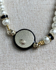 CLASSIC CC PEARL CHAIN NECKLACE WITH IMITATION PEARLS BLACK RESIN