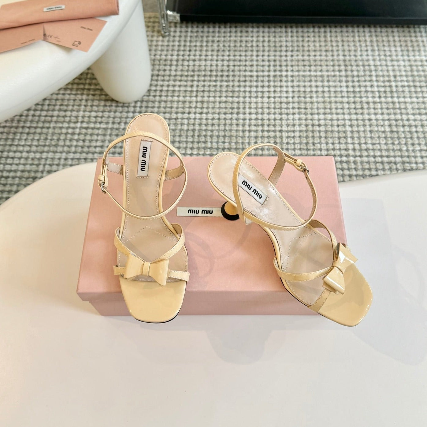 High Heels With Bows Butter Color Glossy Leather