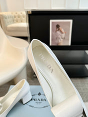 SQUARE TOE PUMPS IN WHITE GLOSSY CALFSKIN ATTACHED BOW